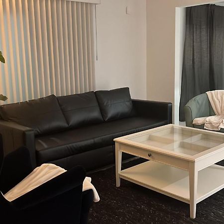 Beautiful, Fully Furnished 4Bed 2Bath House - 5 Minute Walk To Miracle Mile Downtown Coral Gables Villa Miami Exterior foto