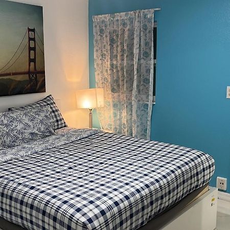 Beautiful, Fully Furnished 4Bed 2Bath House - 5 Minute Walk To Miracle Mile Downtown Coral Gables Villa Miami Exterior foto