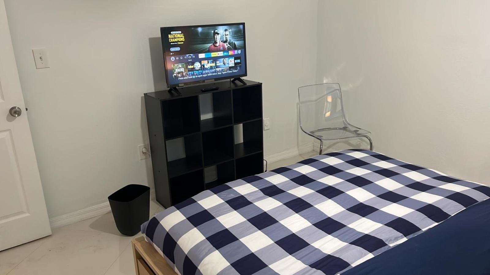 Beautiful, Fully Furnished 4Bed 2Bath House - 5 Minute Walk To Miracle Mile Downtown Coral Gables Villa Miami Exterior foto