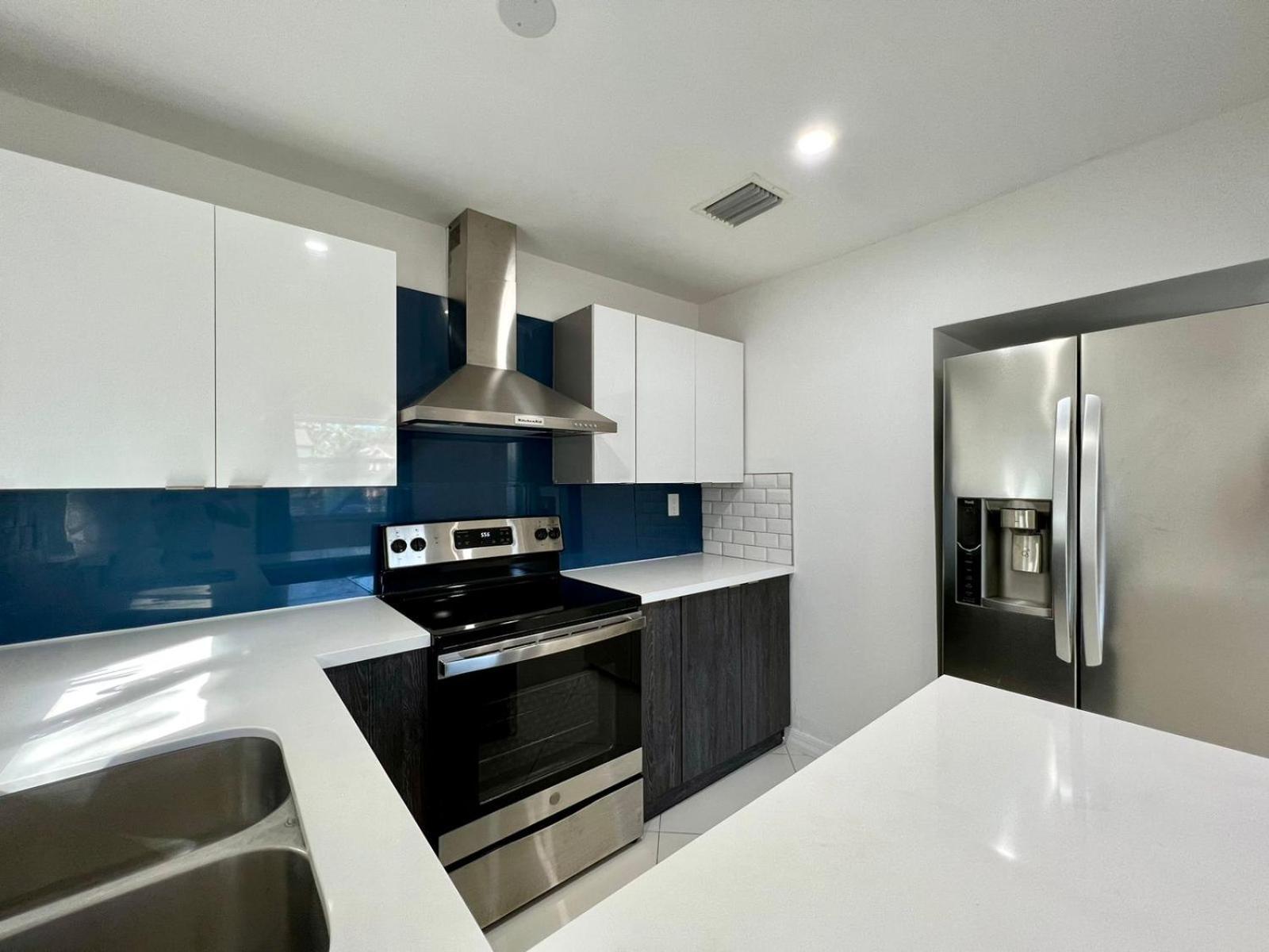 Beautiful, Fully Furnished 4Bed 2Bath House - 5 Minute Walk To Miracle Mile Downtown Coral Gables Villa Miami Exterior foto